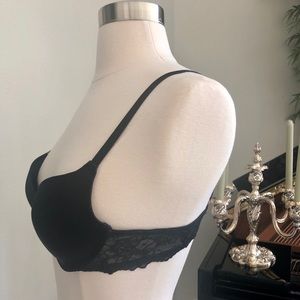 Black push up lace bra